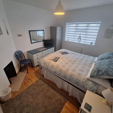 By The Sea, Home From Home Sleeps 6 Milford on Sea Exteriör bild