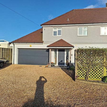 By The Sea, Home From Home Sleeps 6 Milford on Sea Exteriör bild